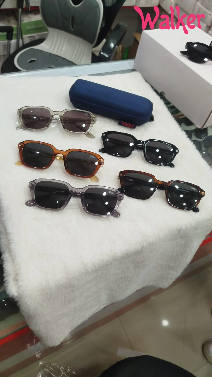 Walker Polarised Acided Kg2522 Stylish Sunglasses with Box - image 2