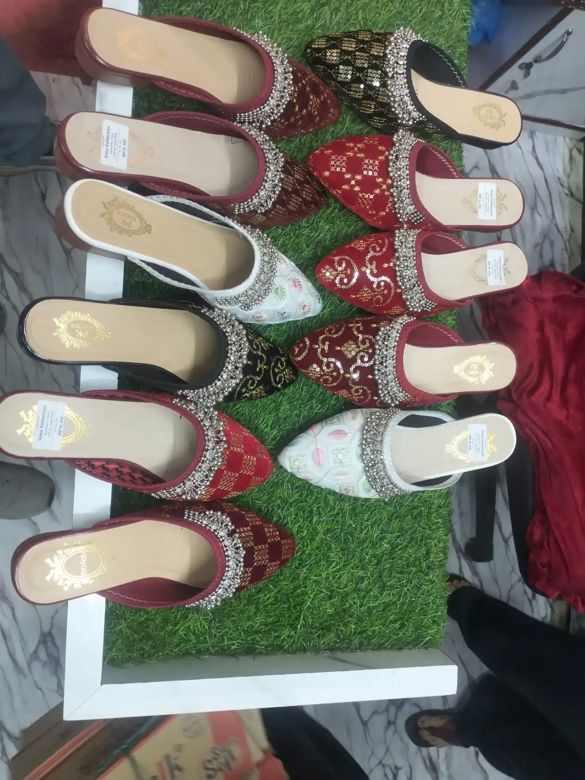 Women's Designer Jutti / Ethnic Pointed-Toe Party Wear Flats - image 4