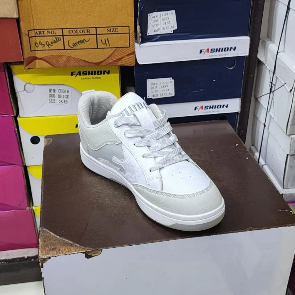 Top Fashion Sneakers - image 2