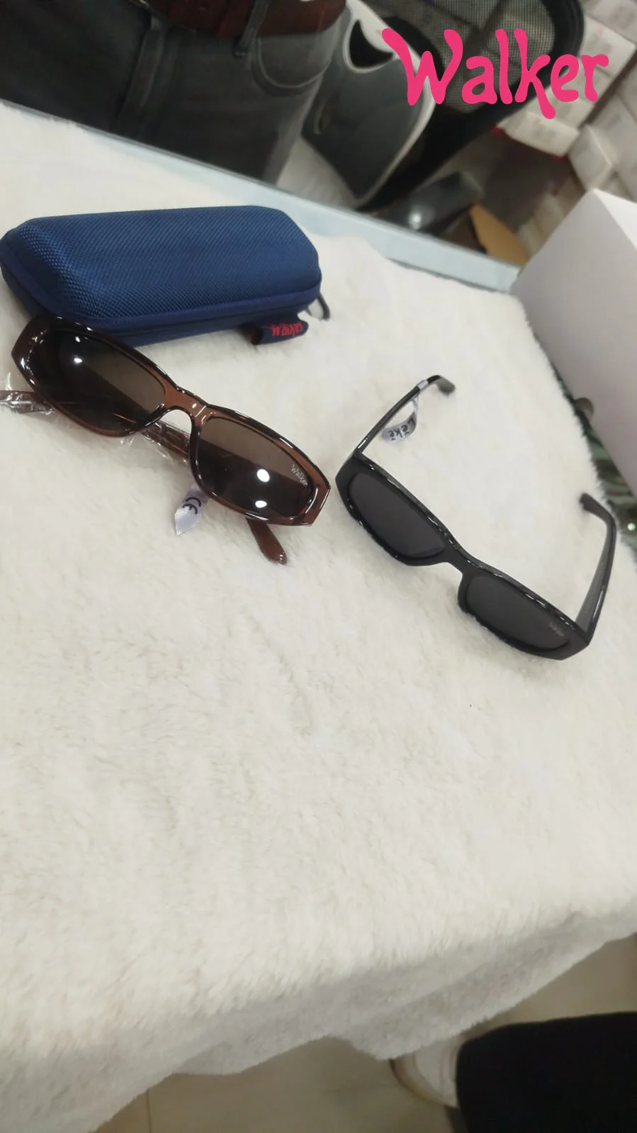 Walker Model no-17040 Stylish UV Protection Sunglasses with Cover - image 2