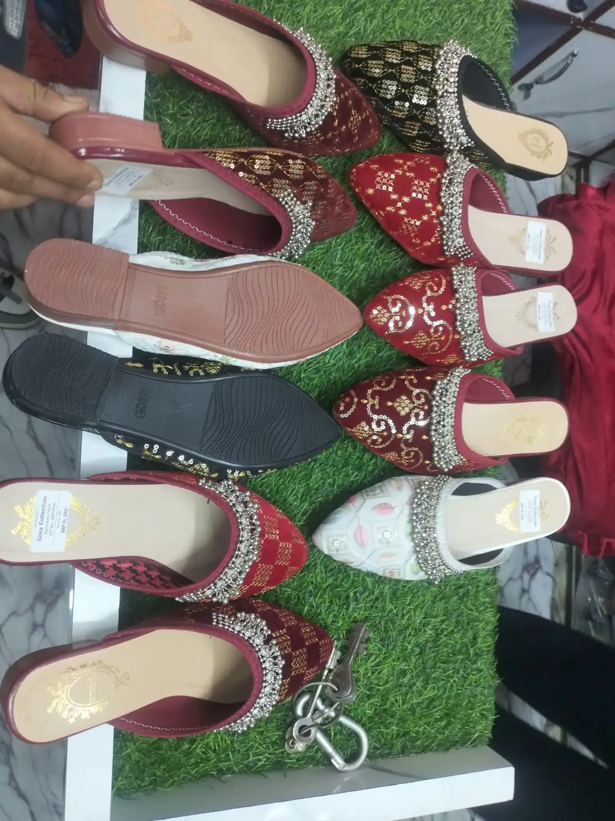 Women's Designer Jutti / Ethnic Pointed-Toe Party Wear Flats - image 3