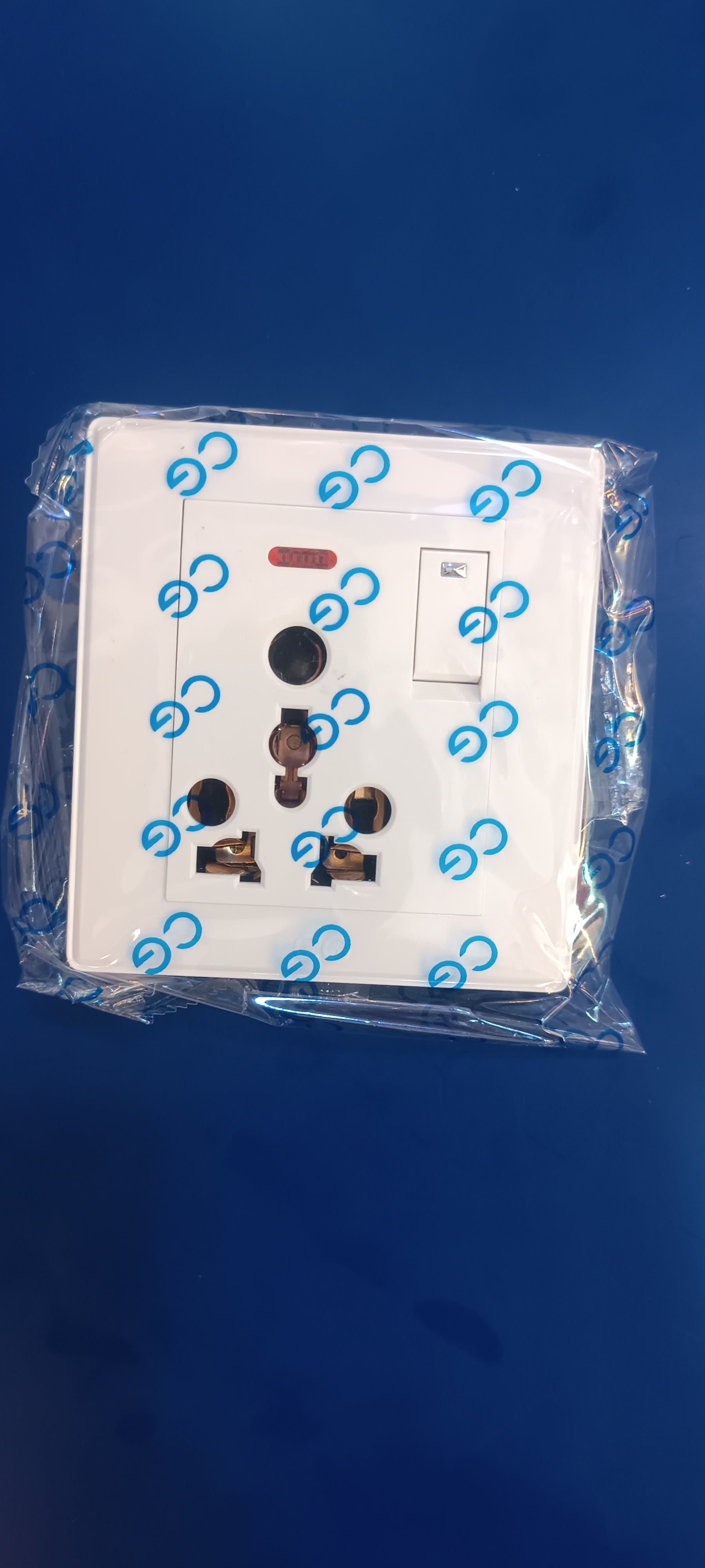 power socket - image 2