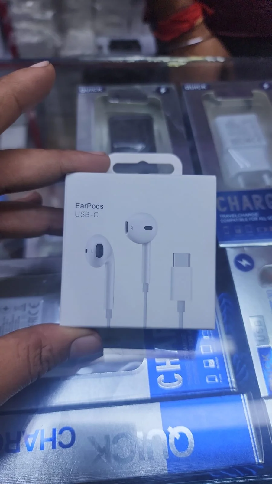 Apple EarPods with USB-C Connector – Wired In-Ear Headphones with Built-in Mic and Volume Control - image 2
