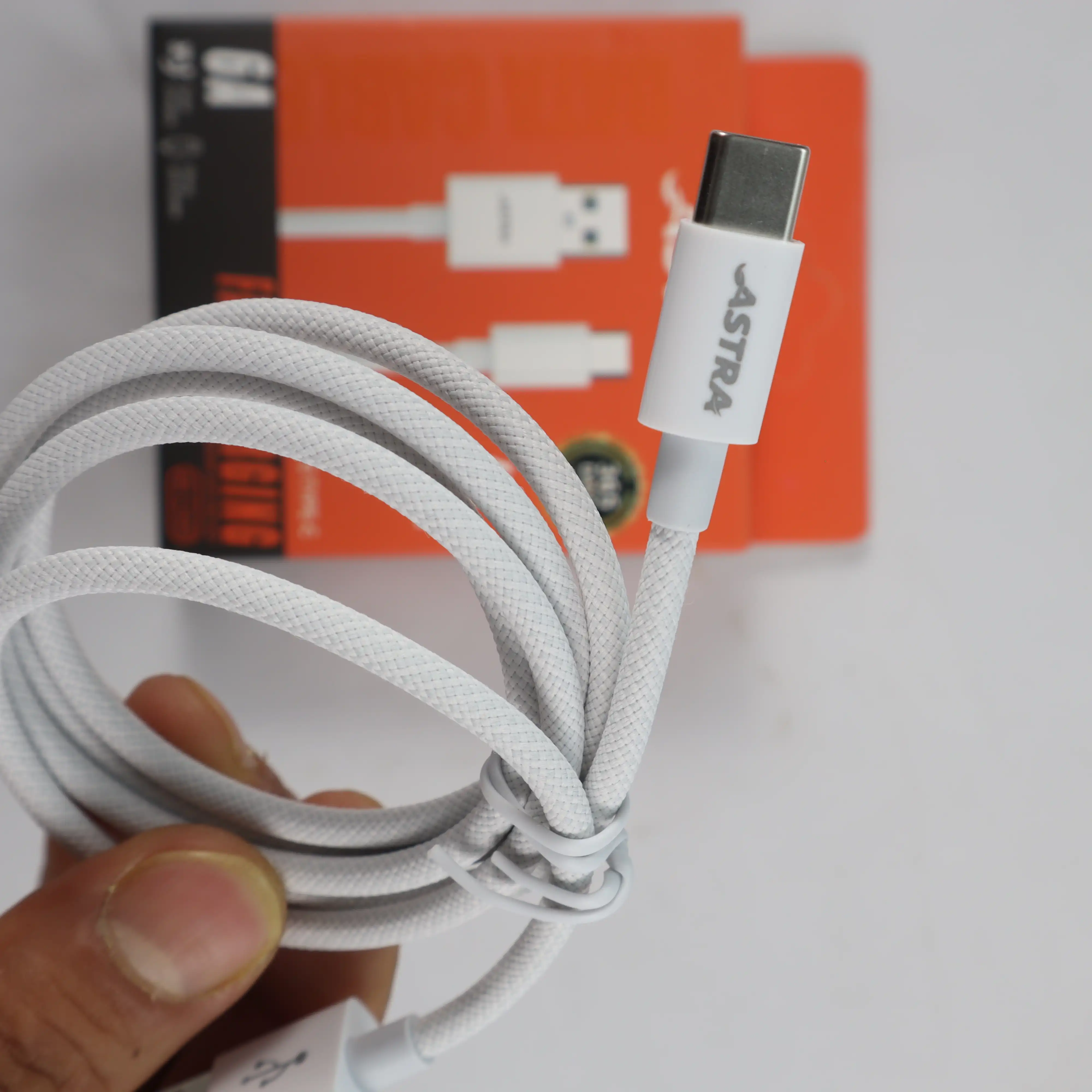USB-C 6A DATA CABLE - image 3