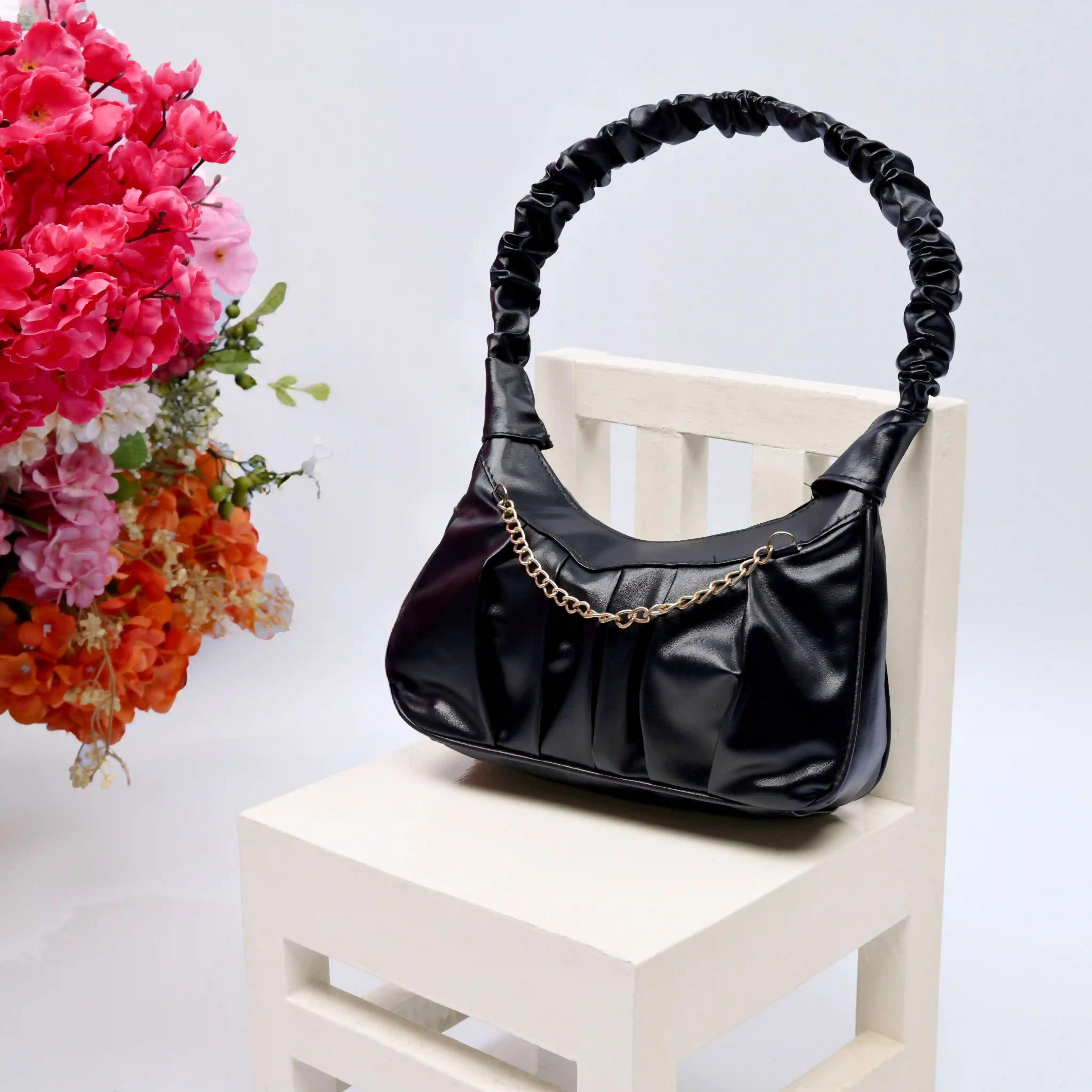 Momo Bag for Ladies - image 2