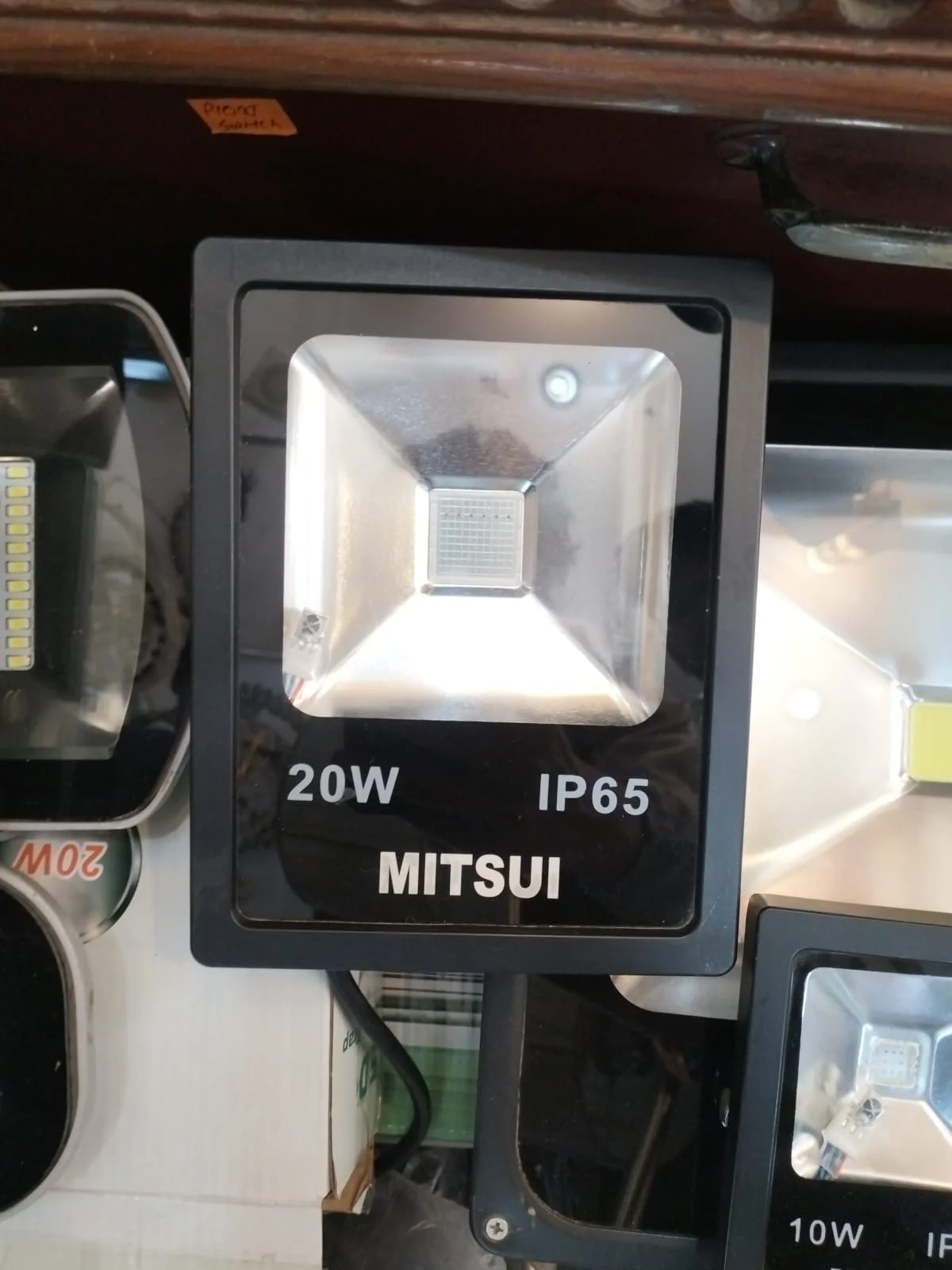 Mitsui 20W IP65 LED Flood Light - image 2