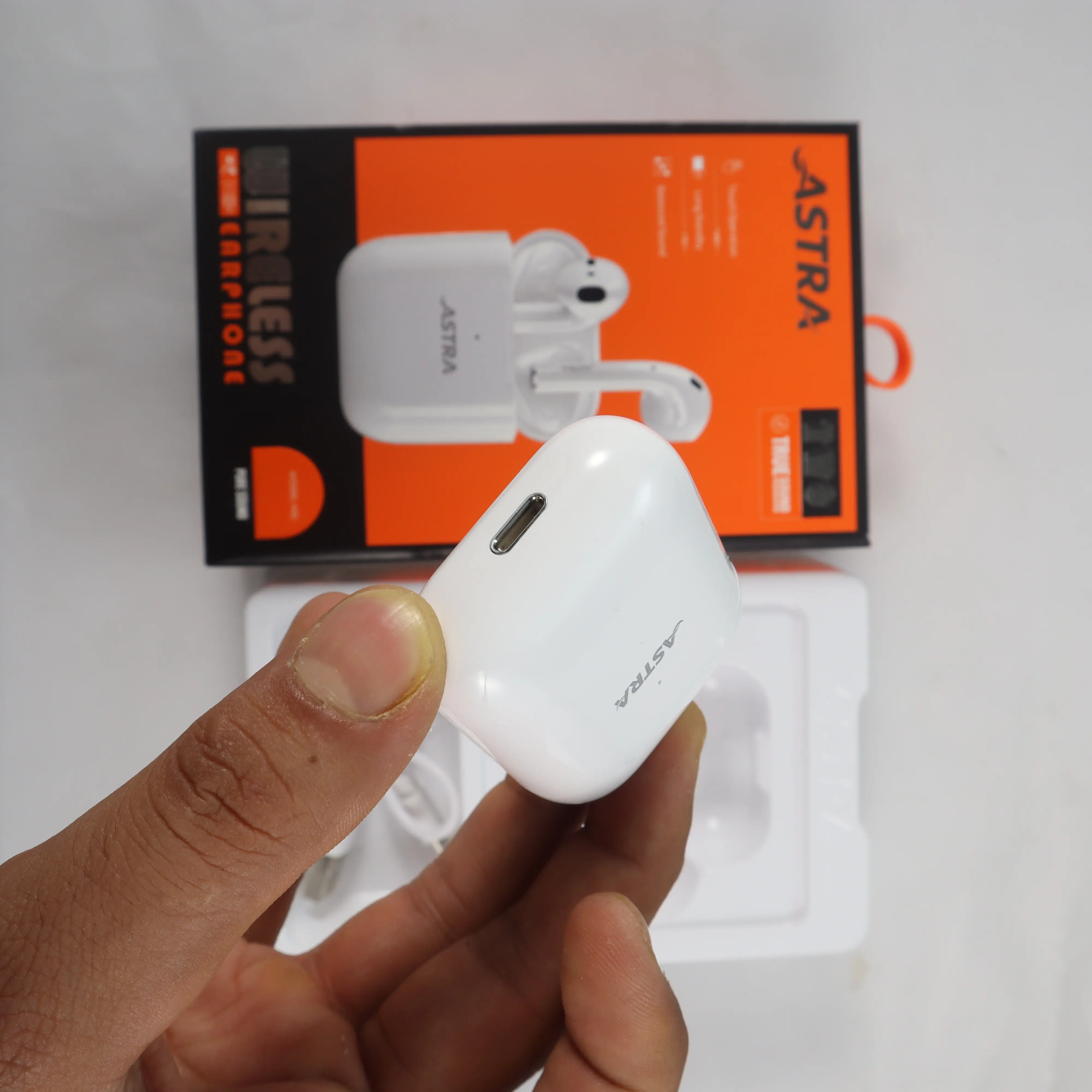 Astra Wireless EarBuds - image 4