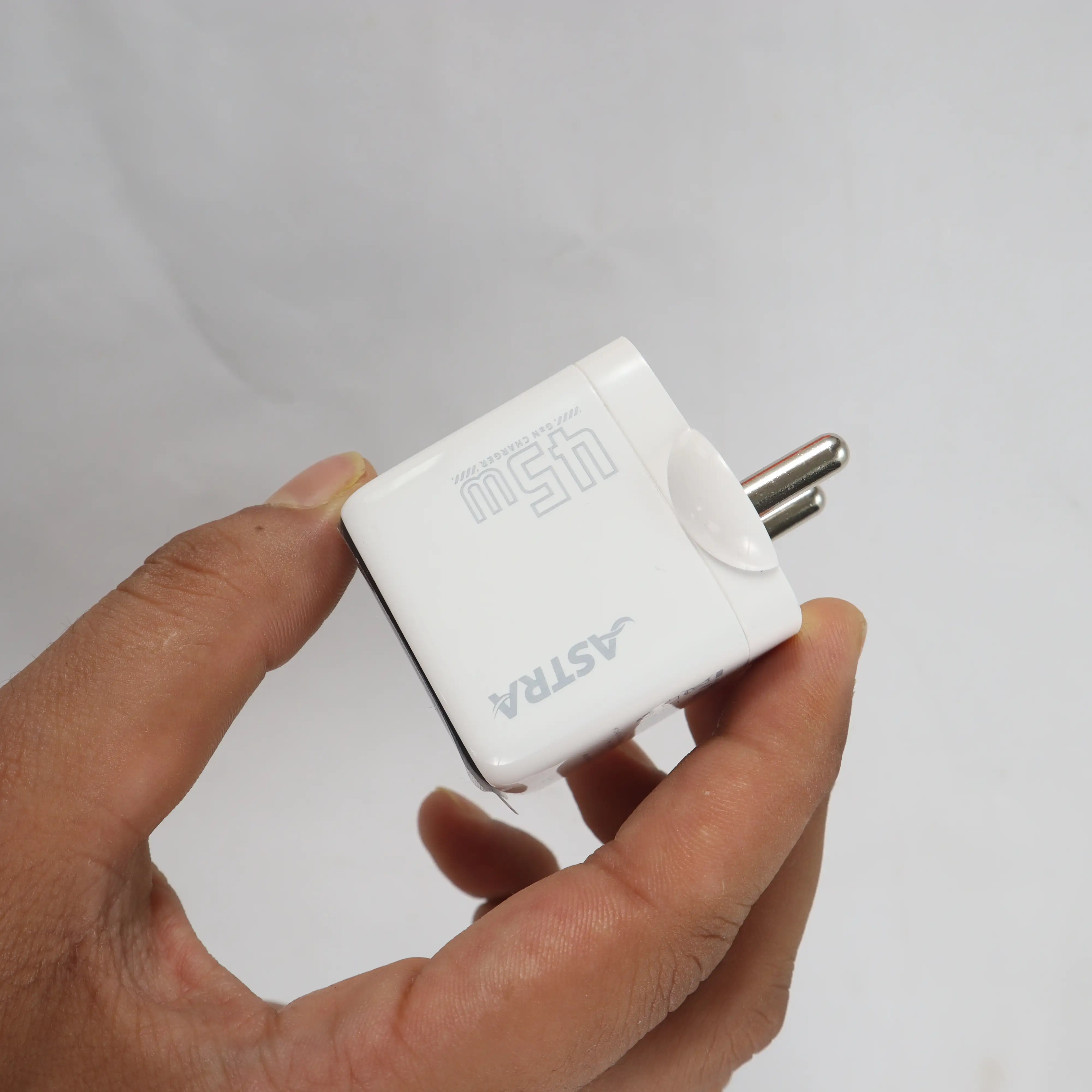  45W Gan Charger With C To C Cable - image 3