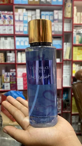 Victoria's Secret Love Addict Fragrance Mist (250 ml) - image 2