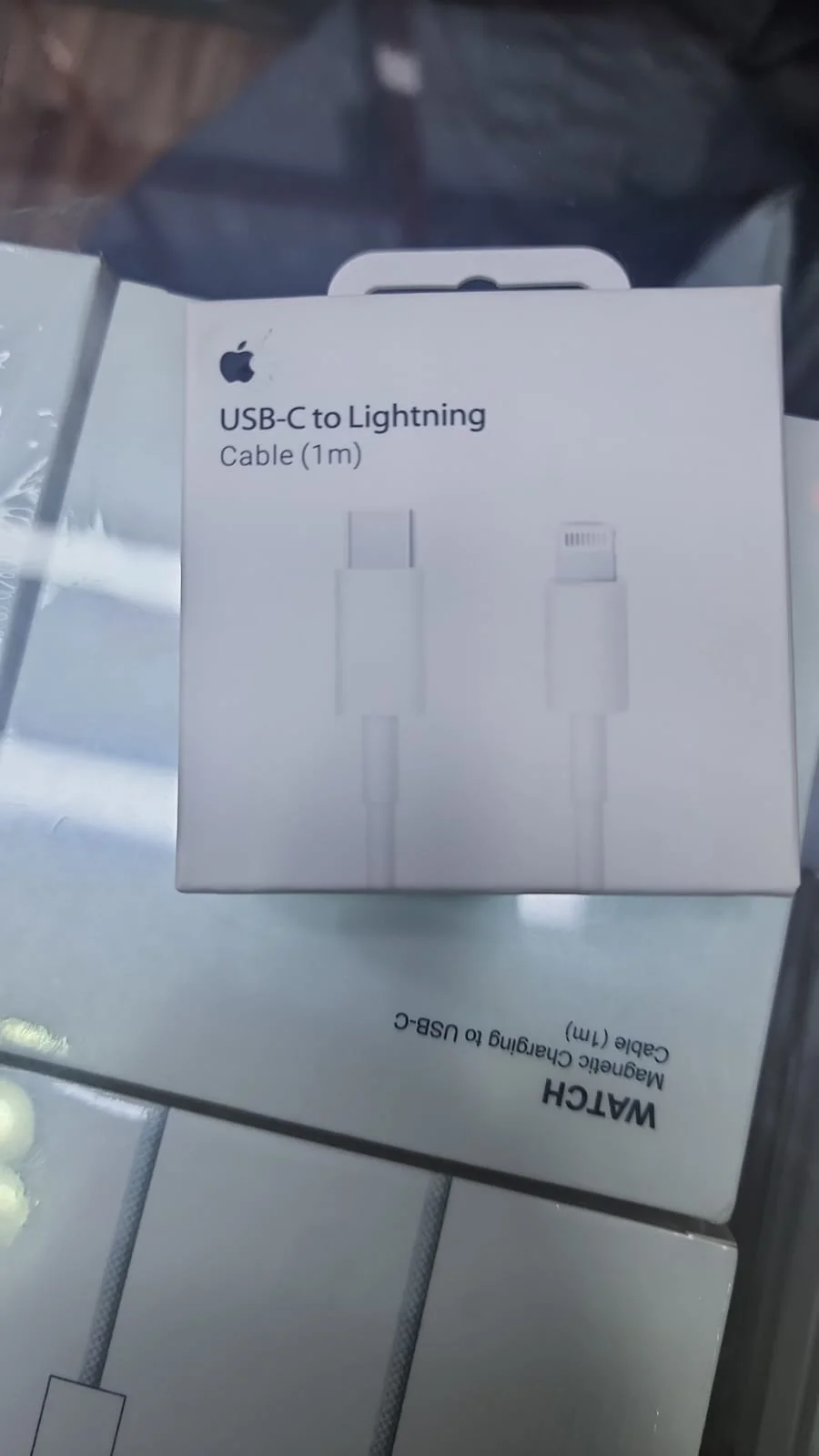 Apple USB-C to Lightning Cable (1m) - image 2