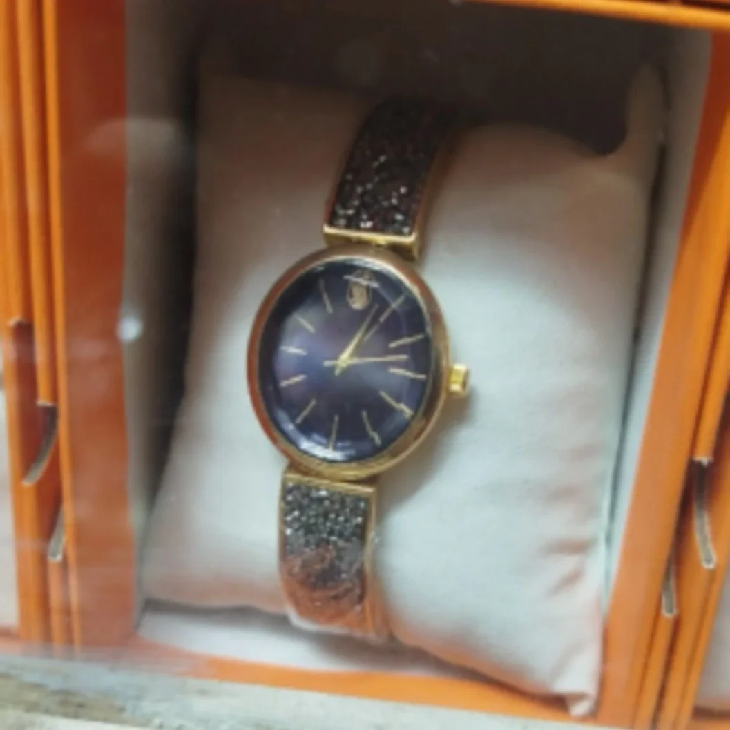 Gold-Tone Women's Bracelet Watch – Blue Dial - image 2