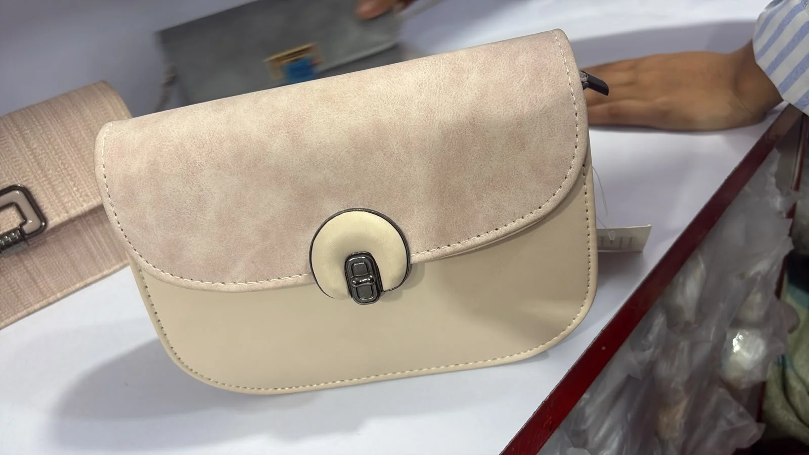 Textured Neutral Saddle Shoulder Bag Everyday Fashion Crossbody Purse - image 2