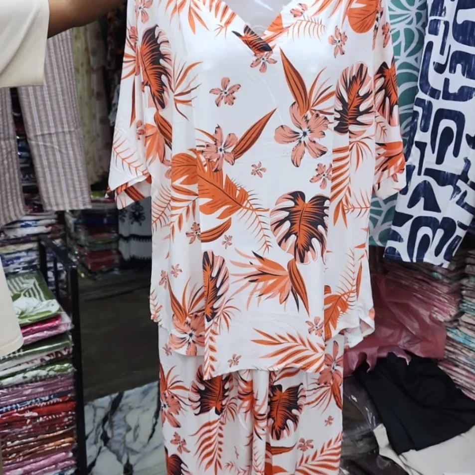 Women's Tropical Leaf Print 2-Piece Set - V-Neck Half-Sleeve Top & Wide-Leg Pants - image 2