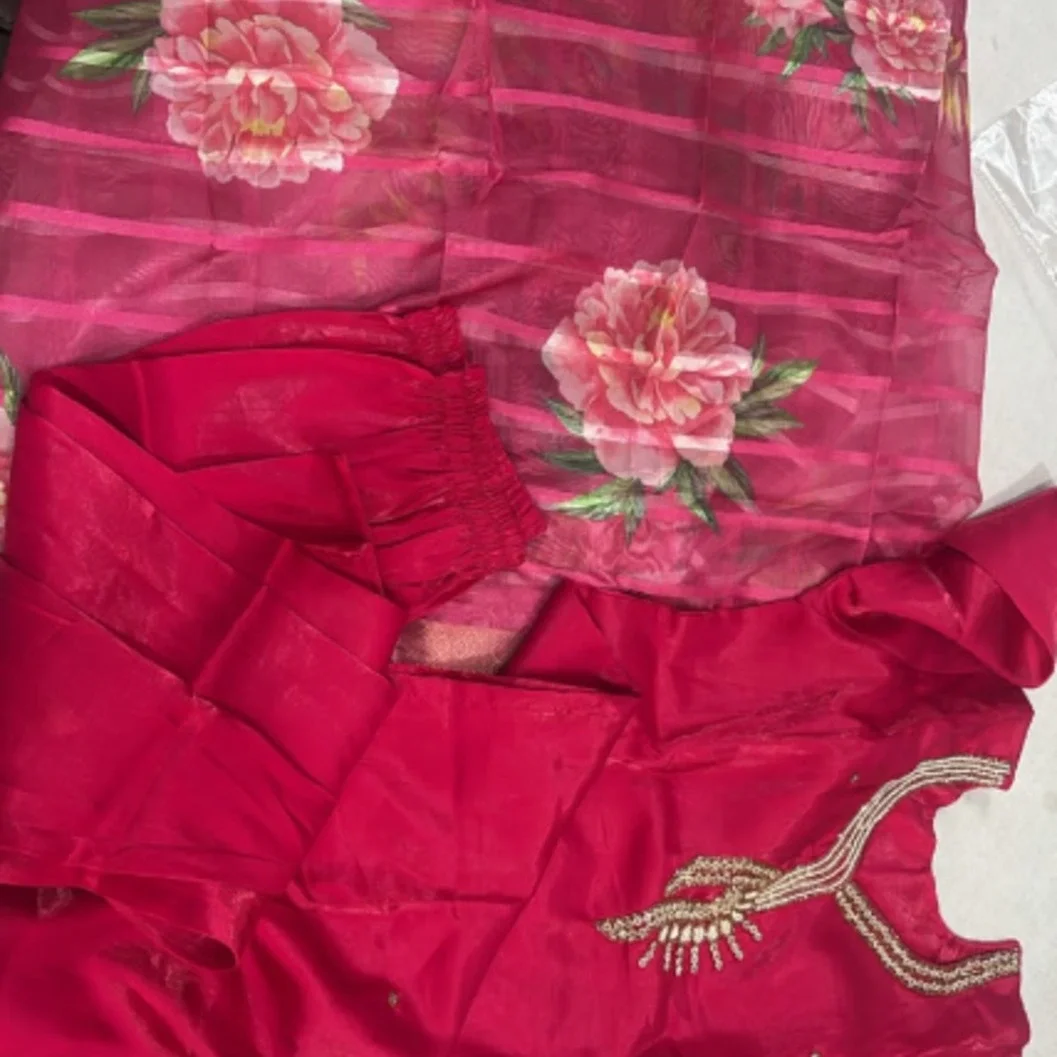 Vibrant Red Embroidered Kurti Set with Floral Printed Dupatta - image 2