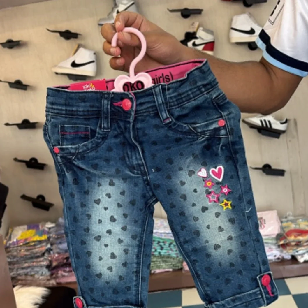 Kids Heart-Printed Denim Capri Pants - image 3