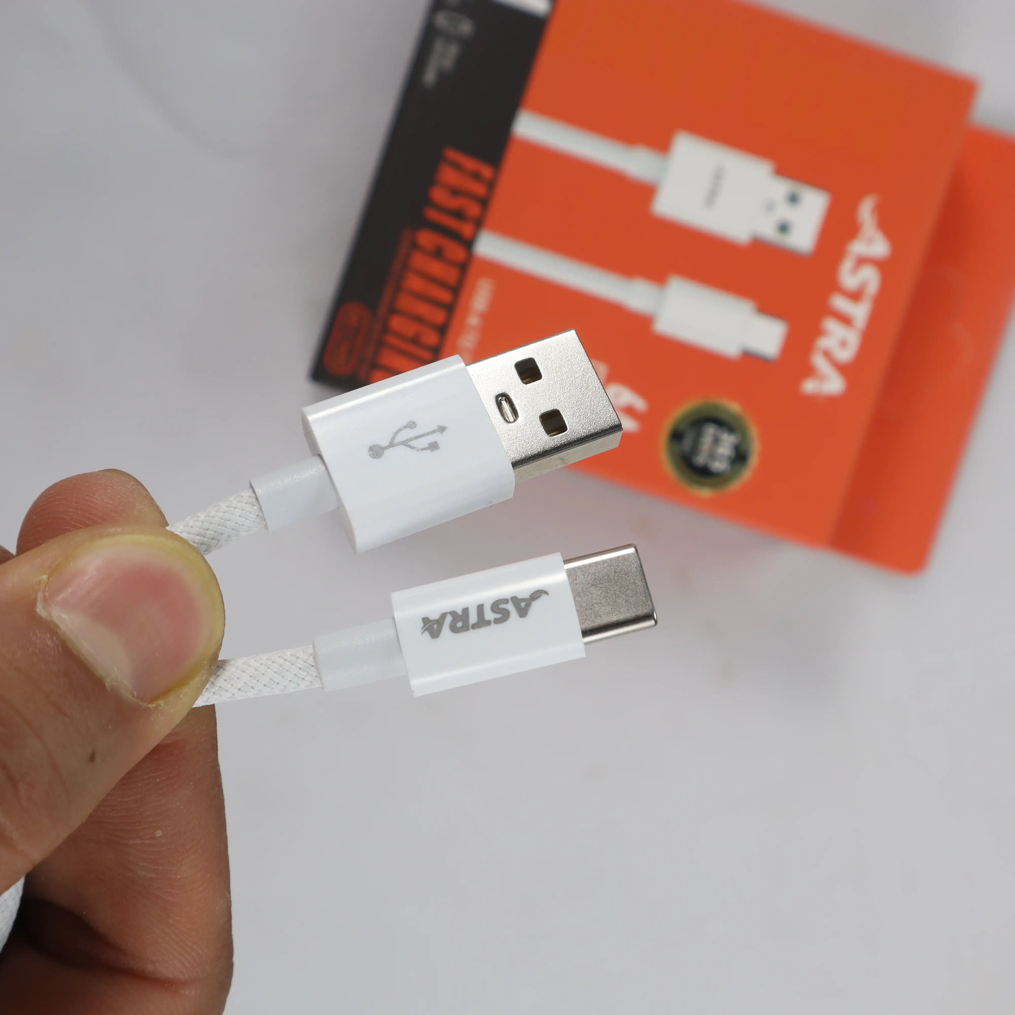 USB-C 6A DATA CABLE - image 4