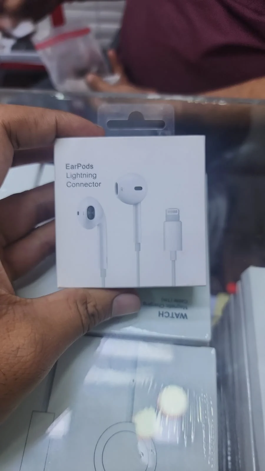 Apple EarPods with Lightning Connector - image 2