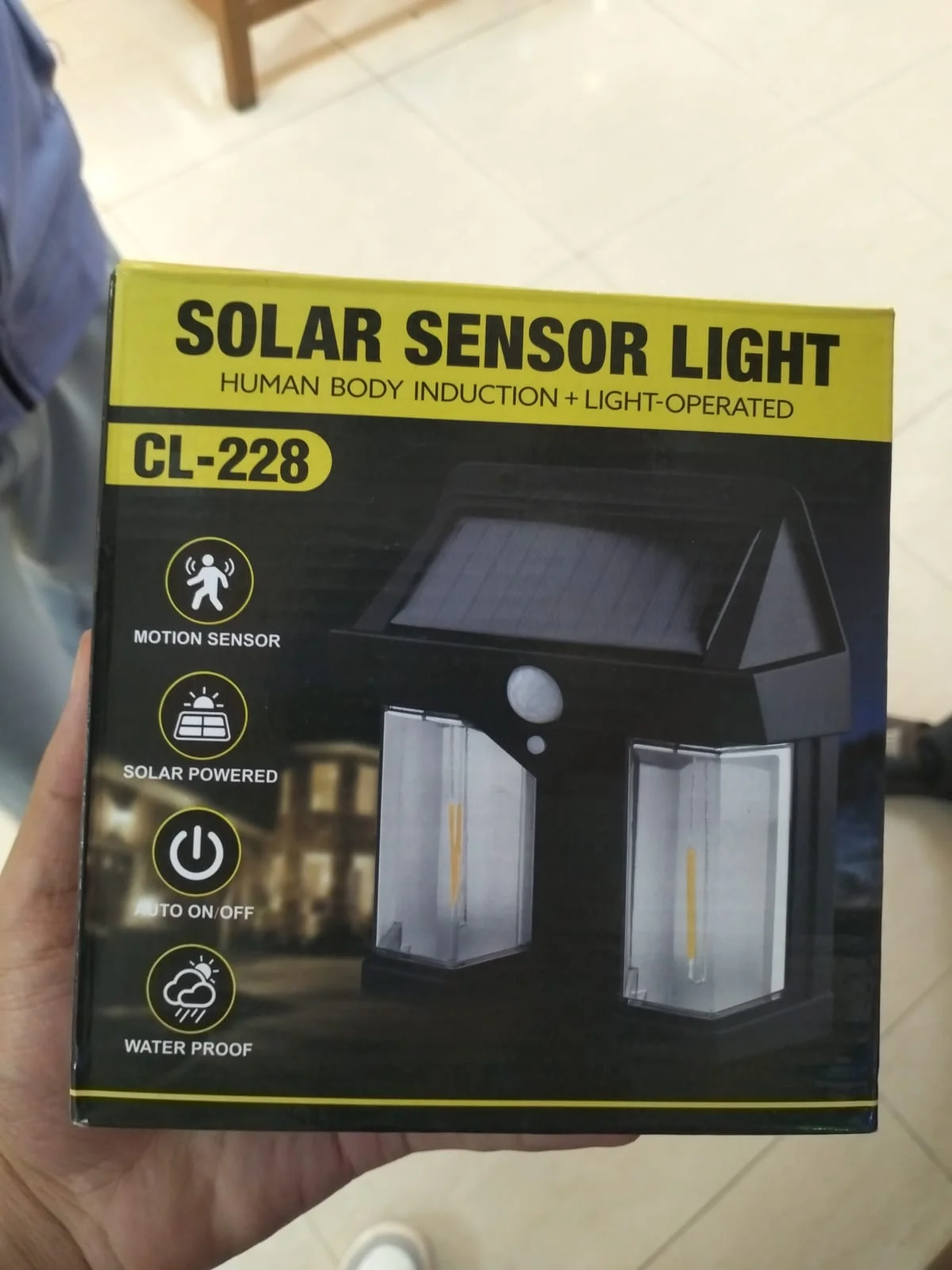 CL-228 Solar Sensor Outdoor Wall Light - image 2
