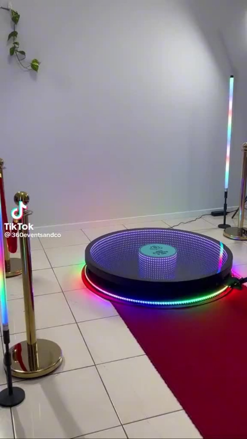 360° Booth — slow motion video