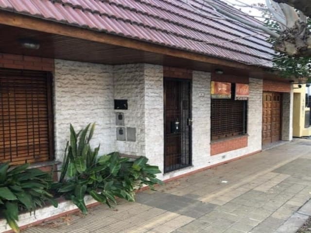 Casa 4 ambientesa en venta en Banfield Oeste