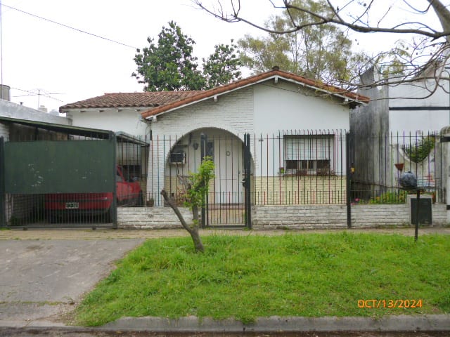 Chalet Colonial en venta en Burzaco