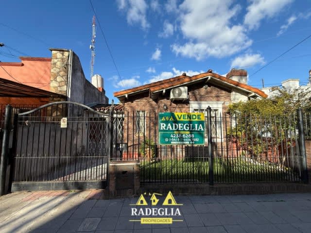 Venta de Casa 4 AMBIENTES en Burzaco, Almirante Brown