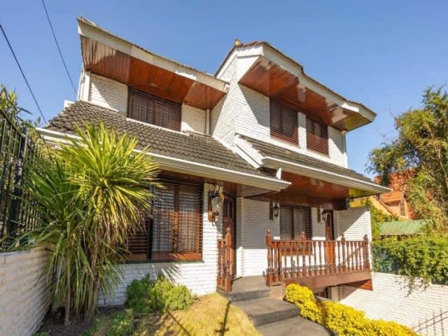 Venta de Casa 5 AMBIENTES en Burzaco, Almirante Brown