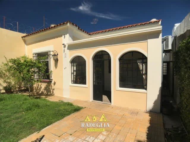 Venta de Casa de 3 Ambientes en Burzaco, Almirante Brown