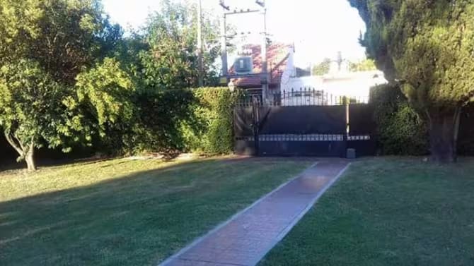 Casas con pileta y amplios terrenos en Monte Grande