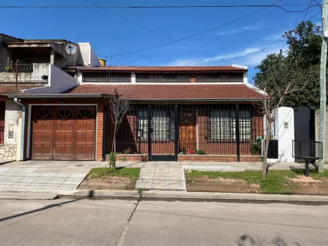 Extraordinario Chalet de 5 ambientes