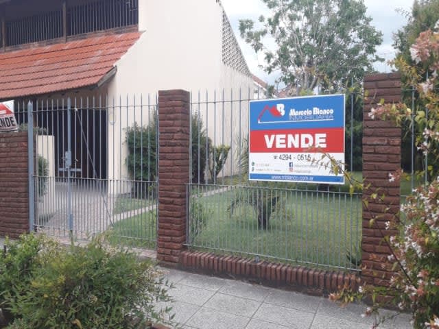 Chalet de 4 ambientes con excelente ubicación