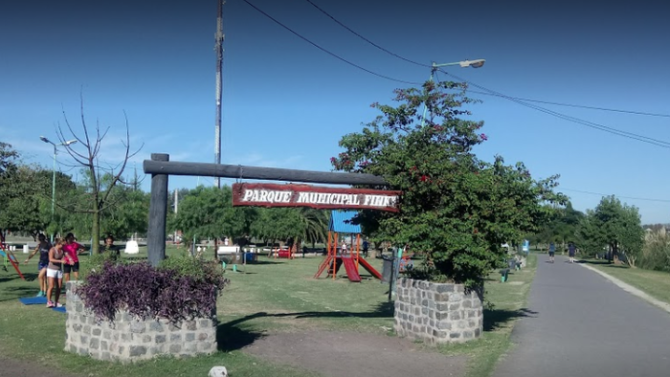 Entorno residencial arbolado y familiar en Turdera Este