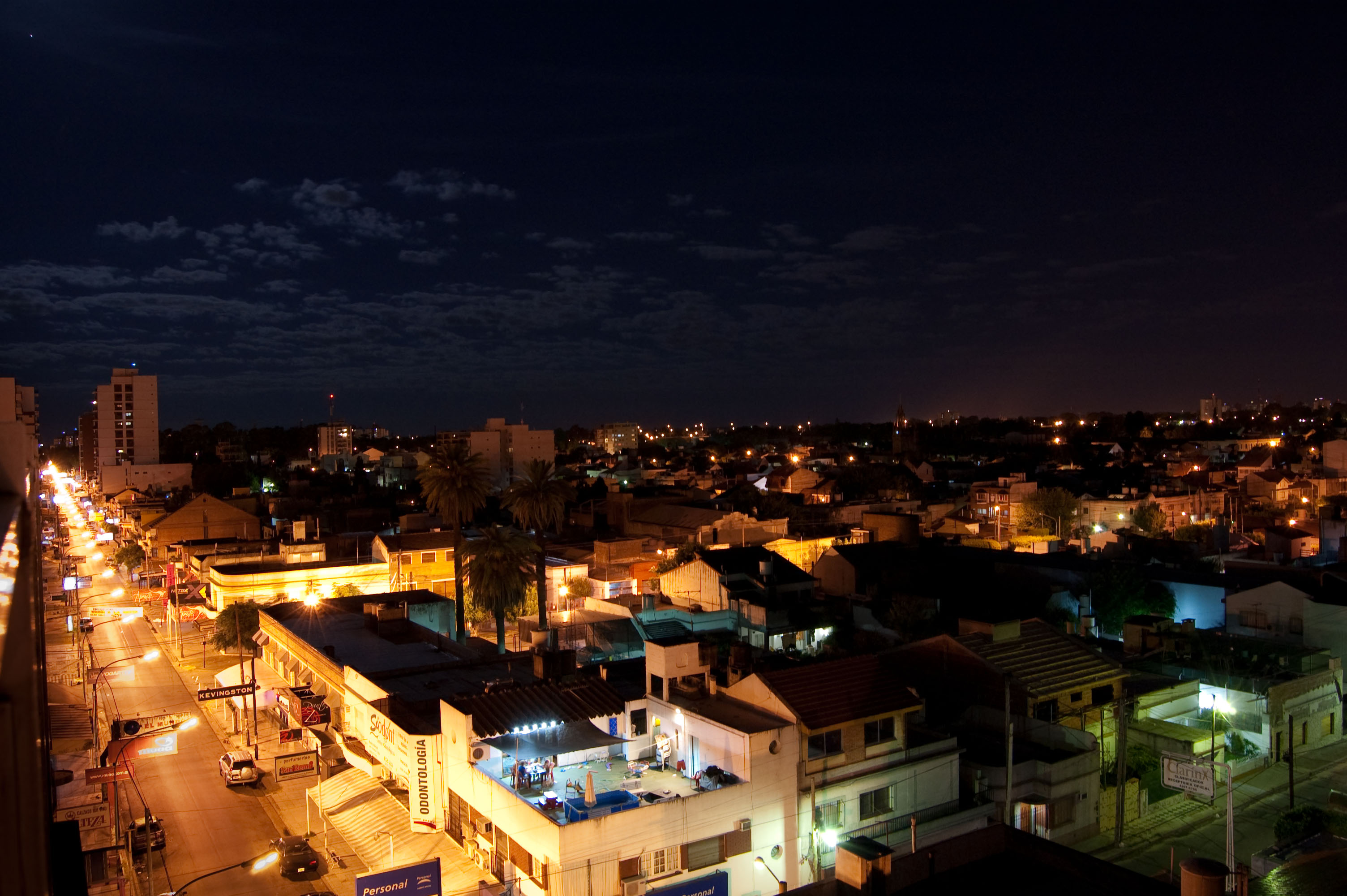 Vista de puente del barrio Wilde en Avellaneda