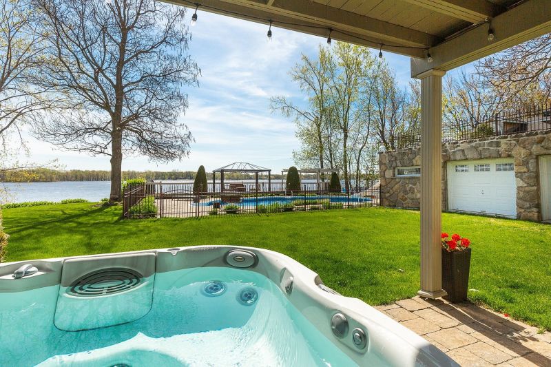 7 Rue Labrie, Saint-Eustache, QC
