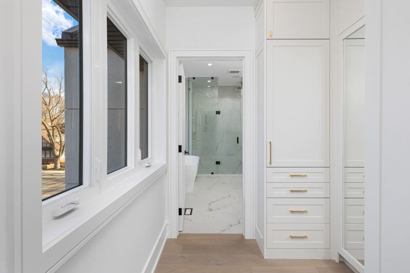 1352 Mount Pleasant Road, Toronto, ON, Canada, Toronto, ON