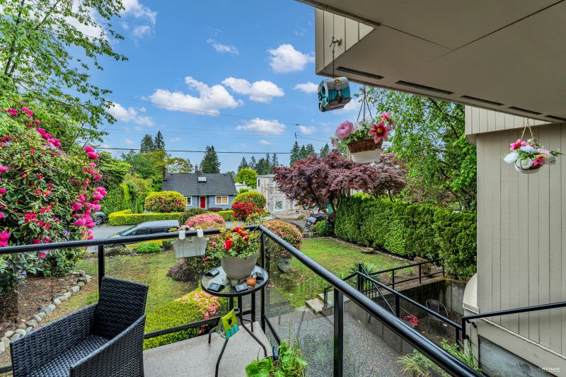 1543 Jefferson Avenue, West Vancouver, BC