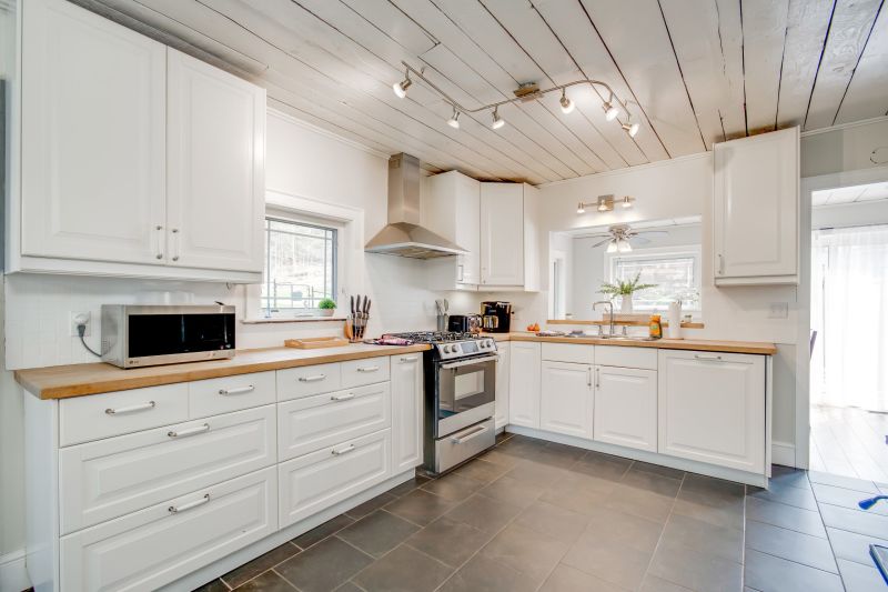 2827 Muskoka Road 118 West, Port Carling, ON