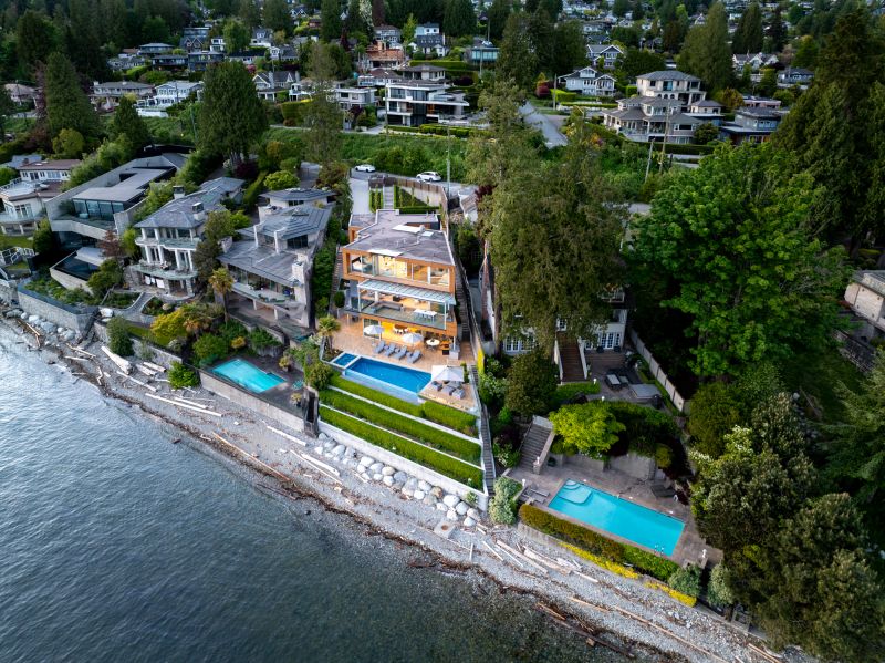 2612 Bellevue Avenue, West Vancouver, BC