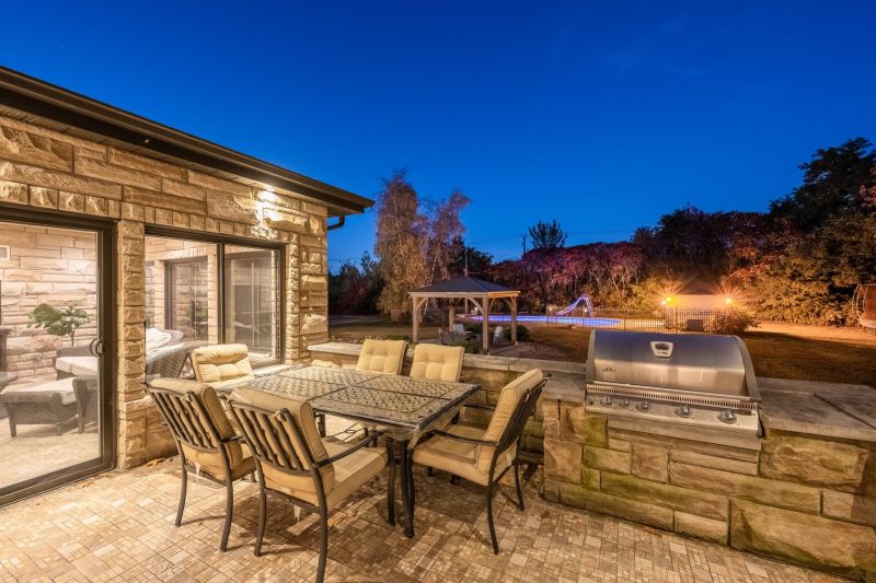 703 Rue des Chataigniers, Boucherville, QC
