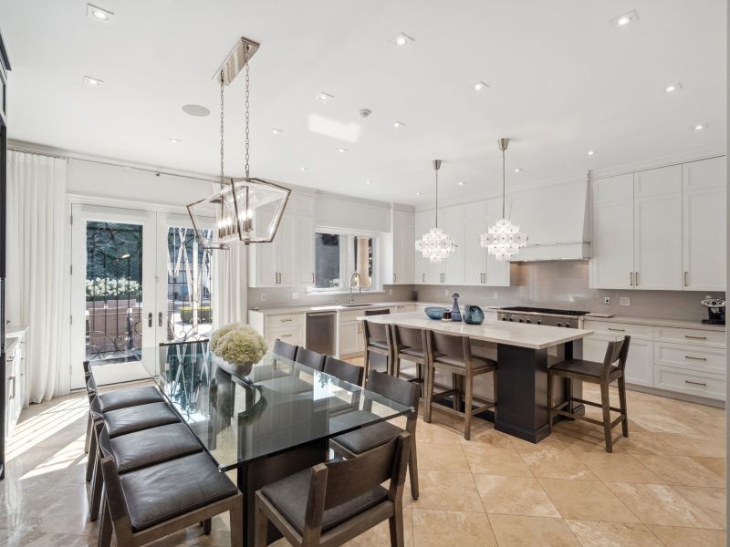 284 Pine Valley Crescent, Woodbridge, ON