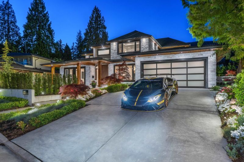 960 Beaumont Drive, North Vancouver, BC