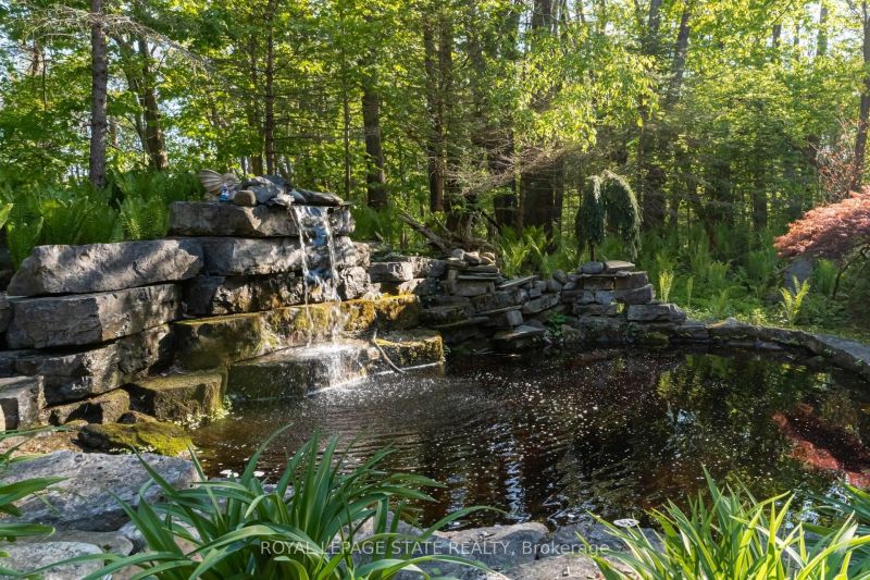 18 Elder Crescent, Hamilton, ON
