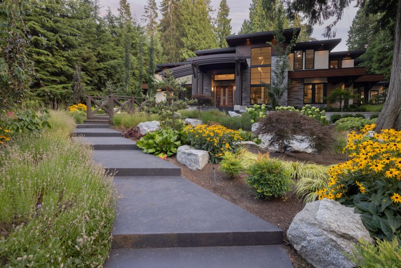 13262 Woodcrest Drive, South Surrey, BC