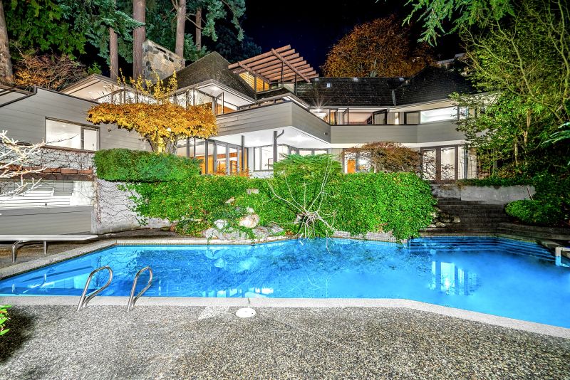 6225 St Georges Pl, West Vancouver, BC
