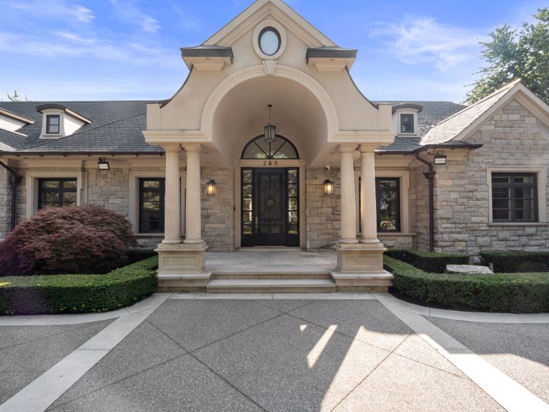 284 Pine Valley Crescent, Woodbridge, ON