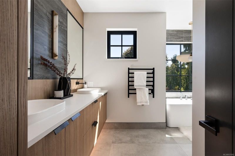 2651 Anscomb Place, Victoria, BC