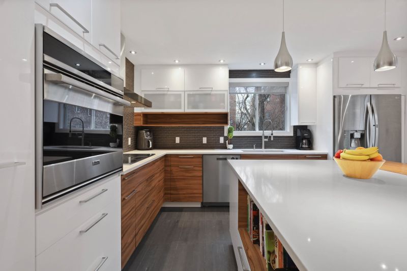 5042 Av. Jeanne-d'Arc, Montreal, QC