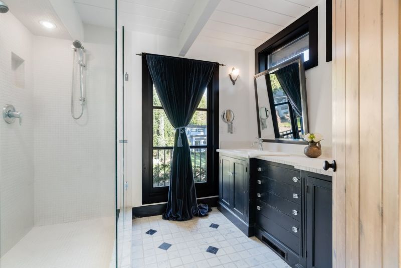4297 Sunset Boulevard, North Vancouver, BC