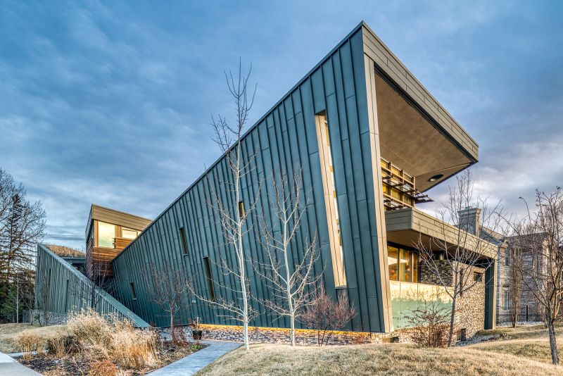 145 38A Avenue Southwest, Calgary, AB