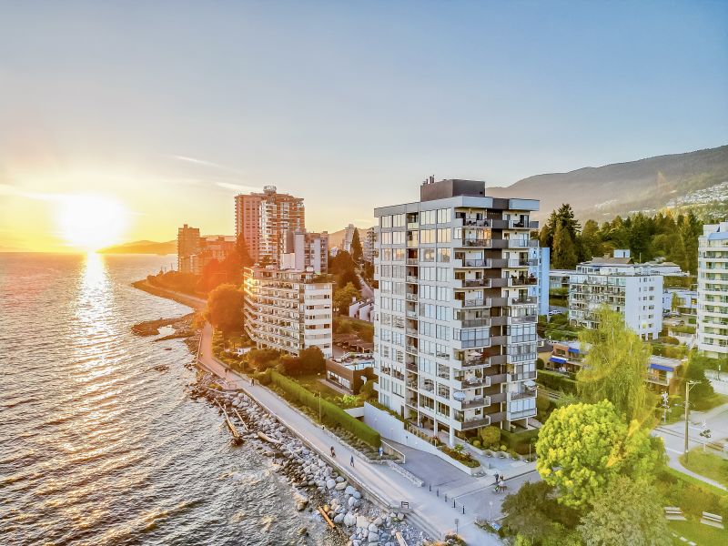 111 18th Street, West Vancouver, BC